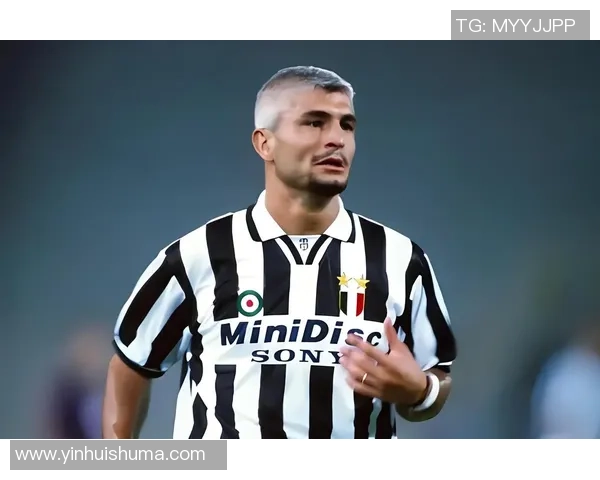 足球明星光头老将的传奇岁月与不屈精神展现了足球的魅力与坚持 足球明星光头老将的传奇岁月与不屈精神展现了足球的魅力与坚持