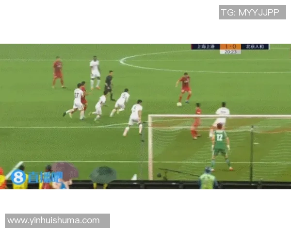 足球明星手包视频揭秘时尚潮流与运动风格的完美结合